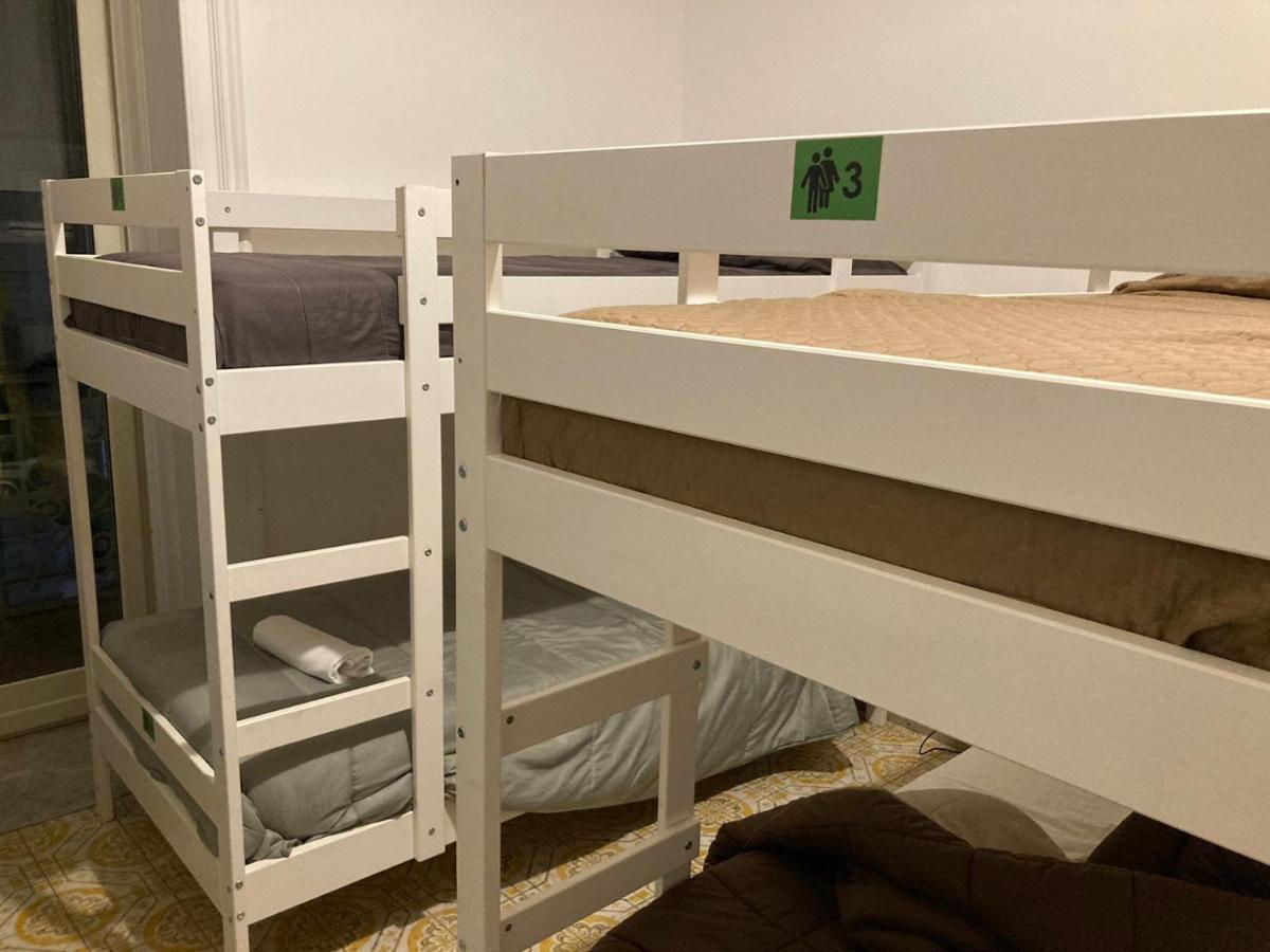 A I R H2O Hostel Napels Buitenkant foto